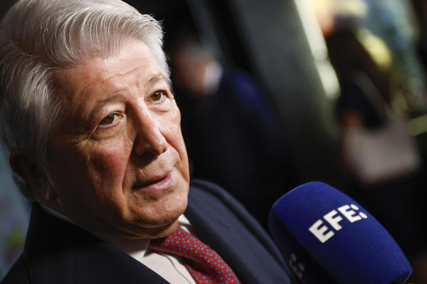 Alvarez wants to stay at Atletico, insists club president