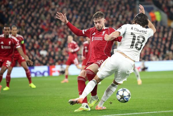 Conor Bradley se pierde toda la temporada por lesión