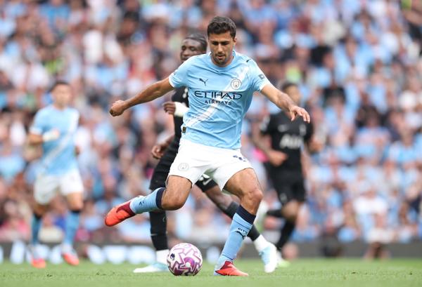 Rodri volta a falhar pelo Manchester City contra o Crystal Palace