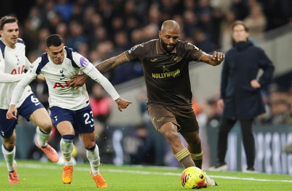 Igor Thiago supera Haaland e vence 'Jogador do Mês' na Premier League