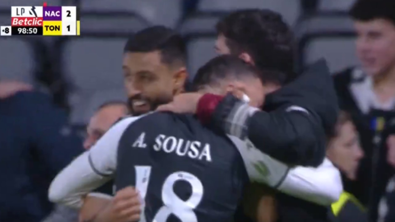 Locura máxima en Portugal: le remontan con 10 tras fallar dos penaltis