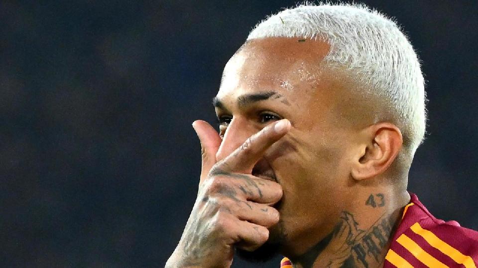 Wesley mantiene la lucha a cuatro