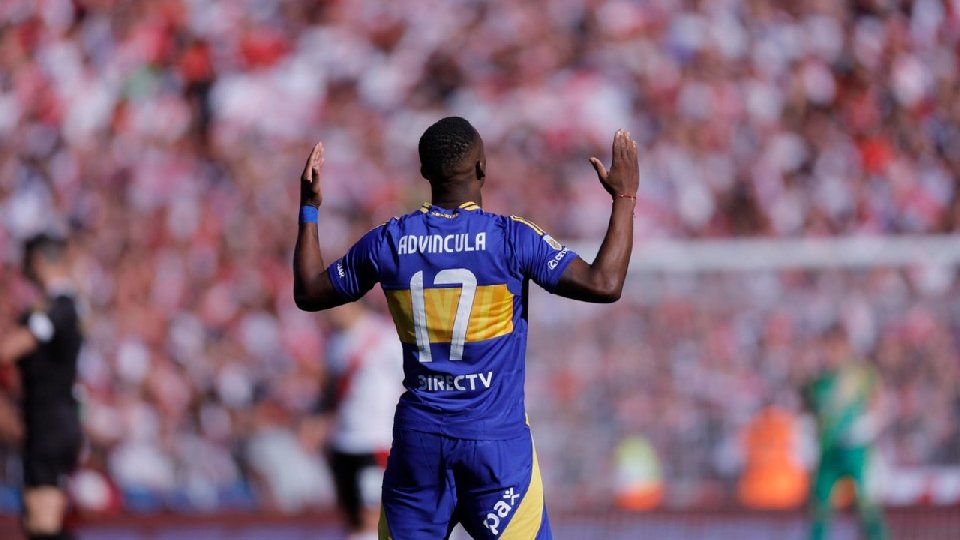 Advíncula dejará Boca Juniors para firmar por Alianza Lima