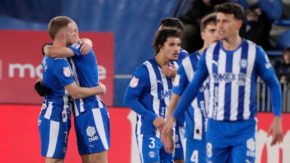 El Alavés manda a casa al Rayo